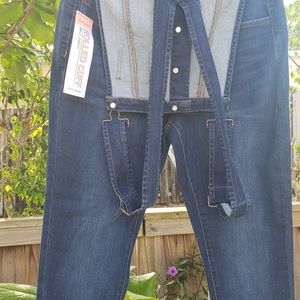 Skinny  jean  overalls